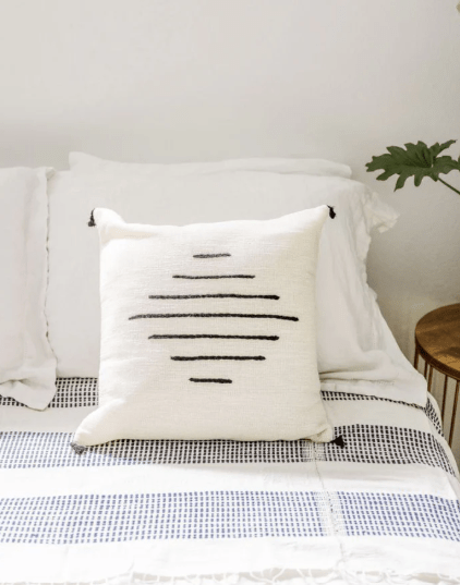 Helo Throw Pillow - Situations DesignsThrow PillowsSituations DesignsPLW-TUN-HELA-18