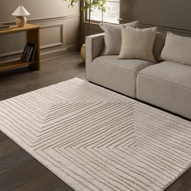 Jaida JID15 Fantana design rug, handcrafted plush polyester and polypropylene, soft high-low texture, ideal for living rooms, foyers, and high-traffic areas.