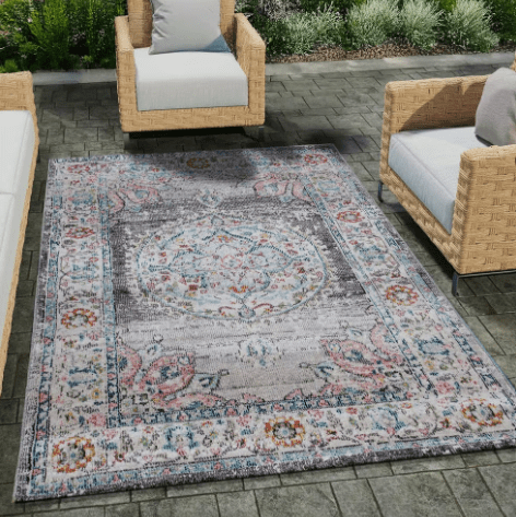 Vivace Maggio indoor/outdoor area rug in silver, durable and stylish, perfect for patios, living rooms, or high-traffic spaces with a contemporary pattern.